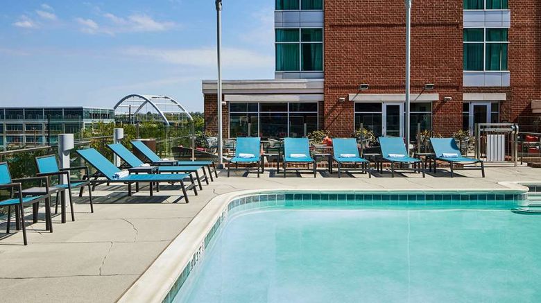 <b>Hilton Garden Inn Nashville Downtown Pool</b>. Images powered by <a href="https://iceportal.shijigroup.com/" title="IcePortal" target="_blank">IcePortal</a>.