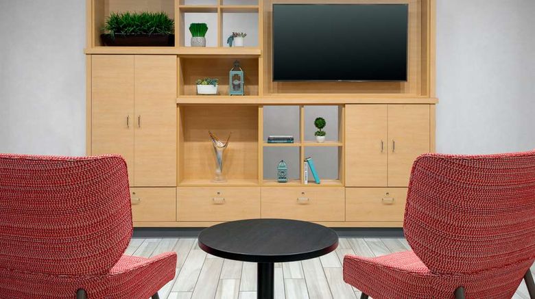 <b>Home2 Suites Buff Airport/Galleria Mall Lobby</b>. Images powered by <a href="https://iceportal.shijigroup.com/" title="IcePortal" target="_blank">IcePortal</a>.