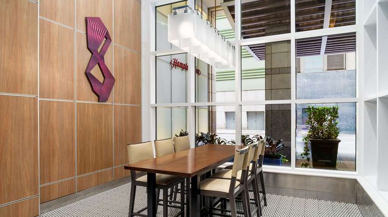 <b>Hampton Inn Manhattan/Times Square Centr Lobby</b>. Images powered by <a href="https://iceportal.shijigroup.com/" title="IcePortal" target="_blank">IcePortal</a>.