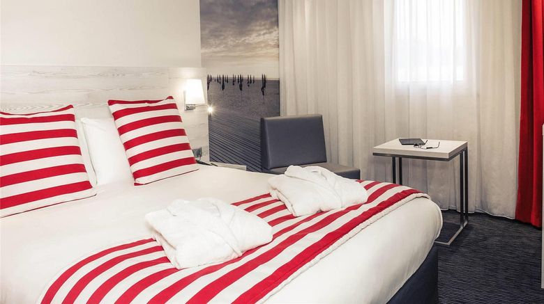 <b>Hotel Mercure Trouville-sur Mer Room</b>. Images powered by <a href="https://iceportal.shijigroup.com/" title="IcePortal" target="_blank">IcePortal</a>.