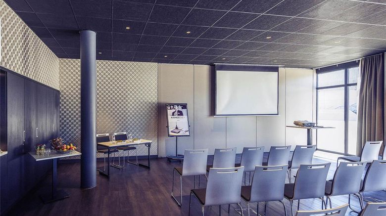 <b>Hotel Mercure Cherbourg Centre Port Meeting</b>. Images powered by <a href="https://iceportal.shijigroup.com/" title="IcePortal" target="_blank">IcePortal</a>.