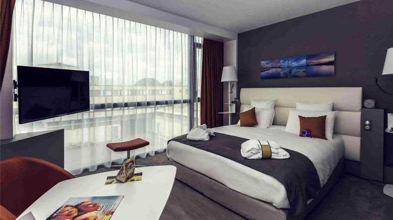 <b>Hotel Mercure Cherbourg Centre Port Room</b>. Images powered by <a href="https://iceportal.shijigroup.com/" title="IcePortal" target="_blank">IcePortal</a>.