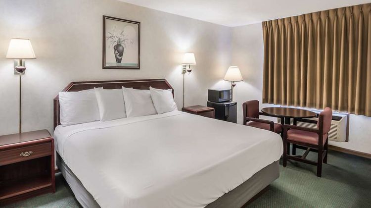 Americas Best Value Inn Room