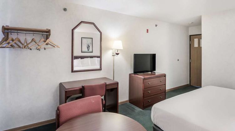 Americas Best Value Inn Room