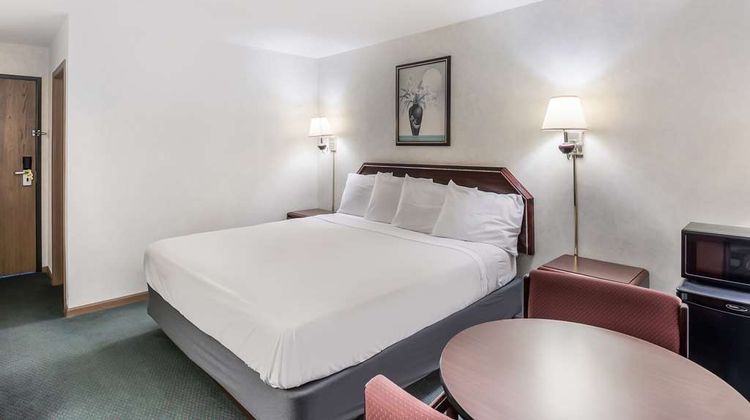Americas Best Value Inn Room