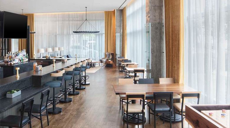 <b>Hyatt Regency Houston/Galleria Restaurant</b>. Images powered by <a href="https://iceportal.shijigroup.com/" title="IcePortal" target="_blank">IcePortal</a>.