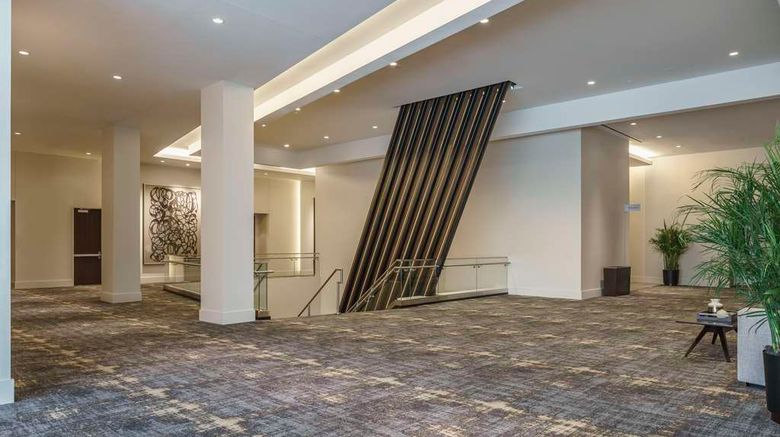 <b>Hyatt Regency Houston/Galleria Lobby</b>. Images powered by <a href="https://iceportal.shijigroup.com/" title="IcePortal" target="_blank">IcePortal</a>.