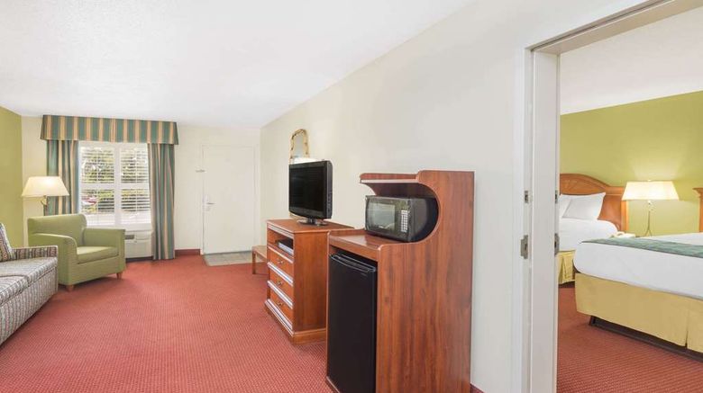 <b>Baymont Inn & Suites Orangeburg North Suite</b>. Images powered by <a href="https://iceportal.shijigroup.com/" title="IcePortal" target="_blank">IcePortal</a>.