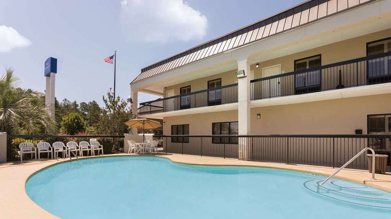 <b>Baymont Inn & Suites Orangeburg North Pool</b>. Images powered by <a href="https://iceportal.shijigroup.com/" title="IcePortal" target="_blank">IcePortal</a>.
