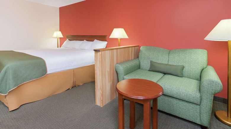 <b>Days Inn & Suites Mt Pleasant Suite</b>. Images powered by <a href="https://iceportal.shijigroup.com/" title="IcePortal" target="_blank">IcePortal</a>.