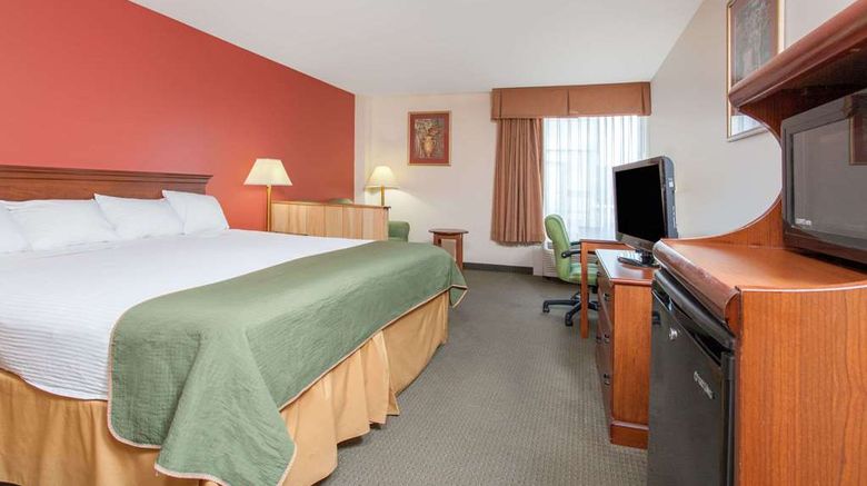 <b>Days Inn & Suites Mt Pleasant Suite</b>. Images powered by <a href="https://iceportal.shijigroup.com/" title="IcePortal" target="_blank">IcePortal</a>.