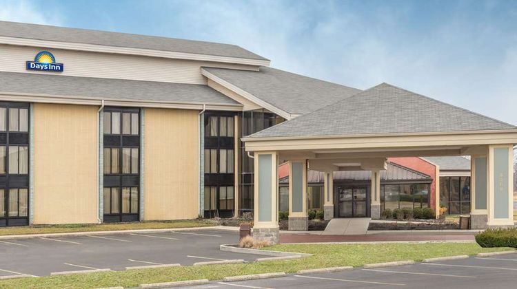 Days Inn Indianapolis off I-69 Exterior