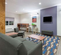 Microtel Inn & Suites by Wyndham Cadiz Lobby