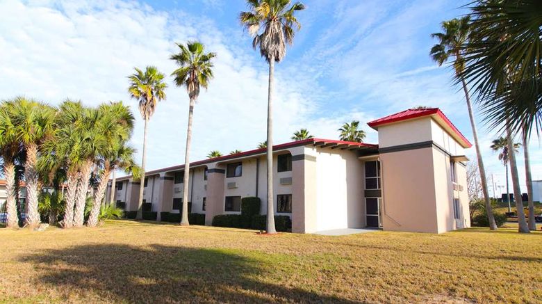 <b>Ramada Davenport Orlando South Exterior</b>. Images powered by <a href="https://iceportal.shijigroup.com/" title="IcePortal" target="_blank">IcePortal</a>.