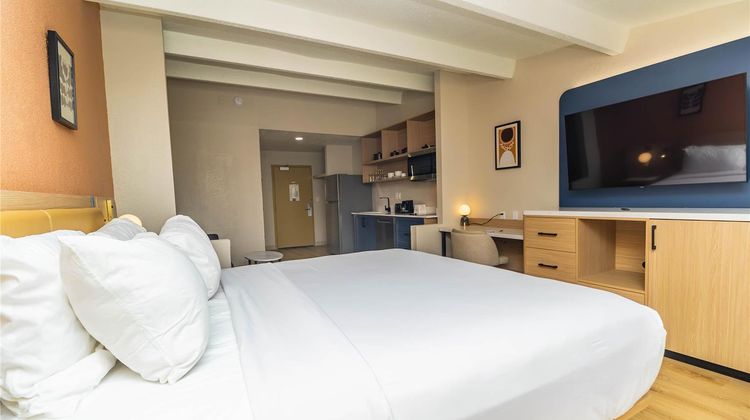 Ramada Davenport Orlando South Room