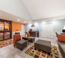 Super 8 Alexander City Lobby