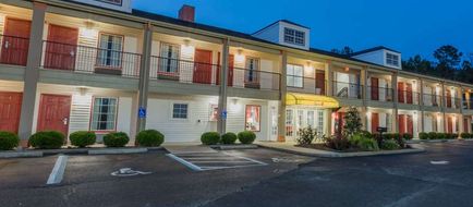 Super 8 Alexander City Exterior