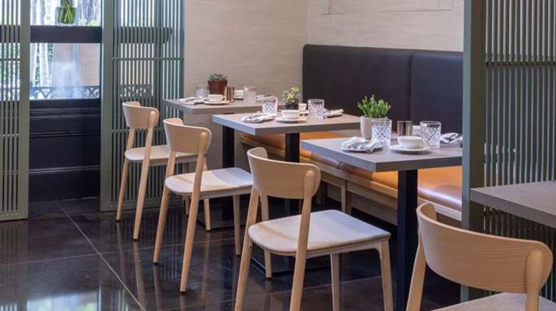 <b>La Suite West Hyde Park Restaurant</b>. Images powered by <a href="https://iceportal.shijigroup.com/" title="IcePortal" target="_blank">IcePortal</a>.