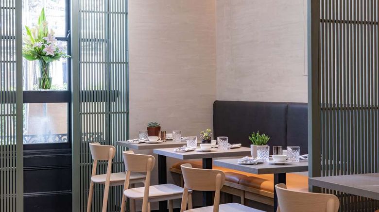 <b>La Suite West Hyde Park Restaurant</b>. Images powered by <a href="https://iceportal.shijigroup.com/" title="IcePortal" target="_blank">IcePortal</a>.
