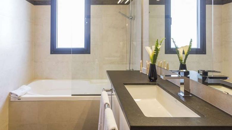 <b>Majestic Residence Room</b>. Images powered by <a href="https://iceportal.shijigroup.com/" title="IcePortal" target="_blank">IcePortal</a>.