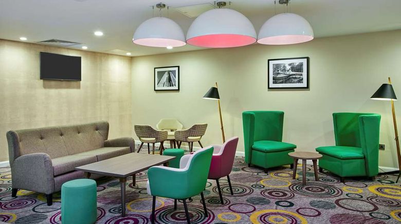 <b>Hampton by Hilton Bristol City Centre Lobby</b>. Images powered by <a href="https://iceportal.shijigroup.com/" title="IcePortal" target="_blank">IcePortal</a>.