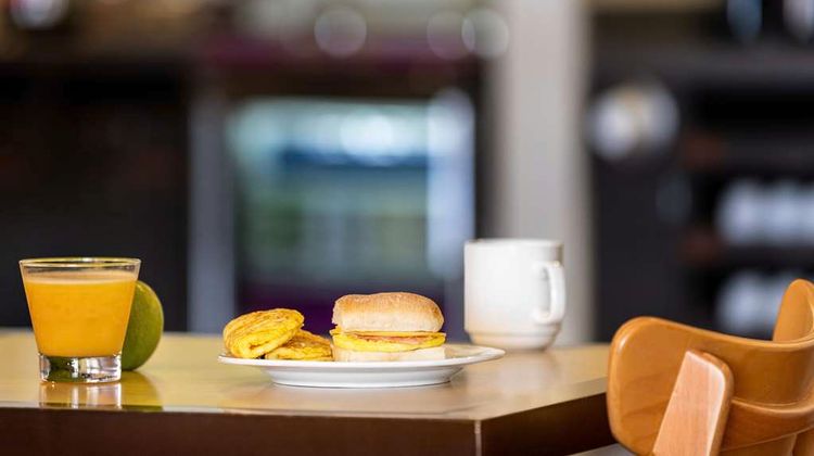Home2 Suites by Hilton Lubbock Restaurant