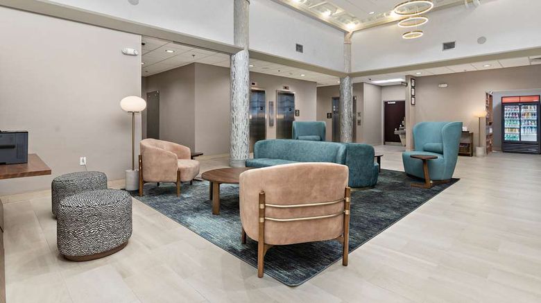 <b>Hampton Inn Downtown Financial District Lobby</b>. Images powered by <a href="https://iceportal.shijigroup.com/" title="IcePortal" target="_blank">IcePortal</a>.
