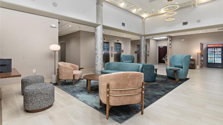 <b>Hampton Inn Downtown Financial District Lobby</b>. Images powered by <a href="https://iceportal.shijigroup.com/" title="IcePortal" target="_blank">IcePortal</a>.