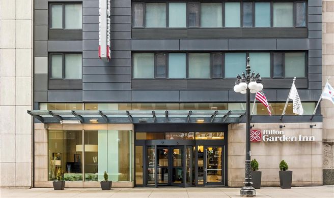 Hilton Garden Inn  Chicago Downtown Riverwalk Exterior