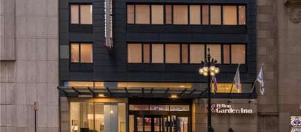 Hilton Garden Inn  Chicago Downtown Riverwalk Exterior