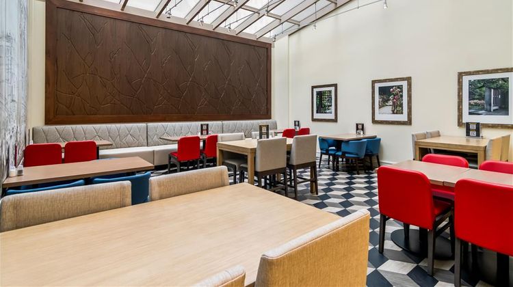 Hilton Garden Inn  Chicago Downtown Riverwalk Restaurant