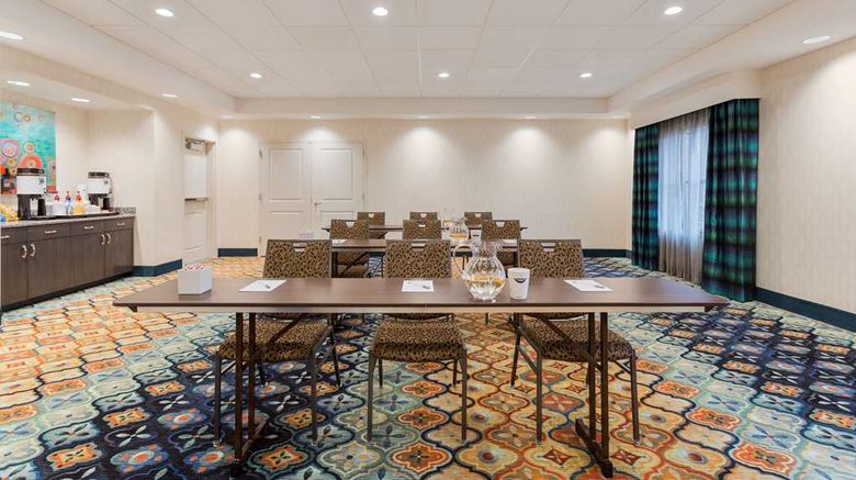 <b>Hampton Inn & Suites West Des Moines/SW Meeting</b>. Images powered by <a href="https://iceportal.shijigroup.com/" title="IcePortal" target="_blank">IcePortal</a>.