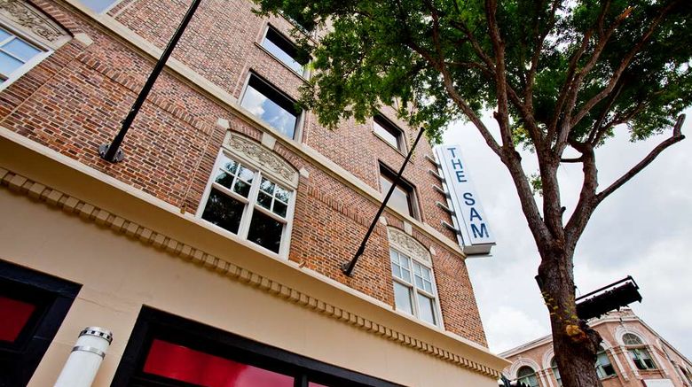 <b>Sam Houston Hotel Exterior</b>. Images powered by <a href="https://iceportal.shijigroup.com/" title="IcePortal" target="_blank">IcePortal</a>.