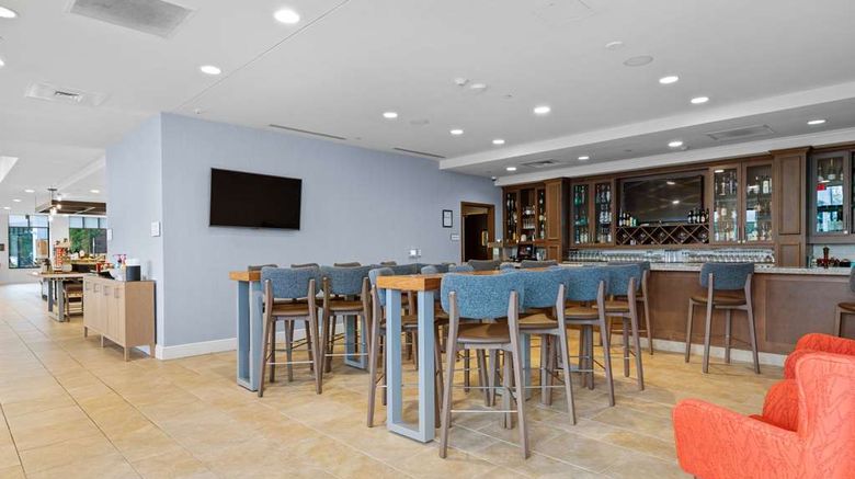 <b>Hilton Garden Inn Wallingford/Meriden Restaurant</b>. Images powered by <a href="https://iceportal.shijigroup.com/" title="IcePortal" target="_blank">IcePortal</a>.