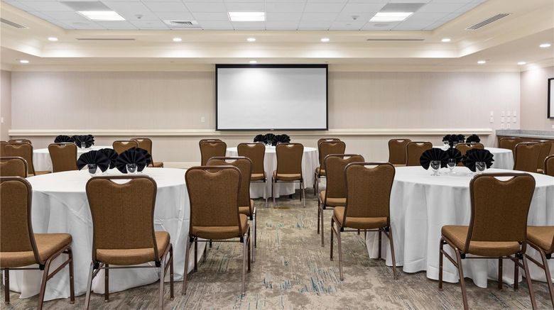 <b>Hilton Garden Inn Wallingford/Meriden Meeting</b>. Images powered by <a href="https://iceportal.shijigroup.com/" title="IcePortal" target="_blank">IcePortal</a>.