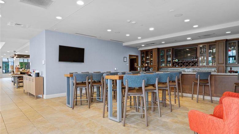 <b>Hilton Garden Inn Wallingford/Meriden Restaurant</b>. Images powered by <a href="https://iceportal.shijigroup.com/" title="IcePortal" target="_blank">IcePortal</a>.
