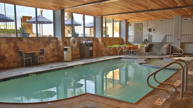 DoubleTree Suites by Hilton McAllen Pool