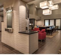 Hampton Inn & Suites Reno West Lobby