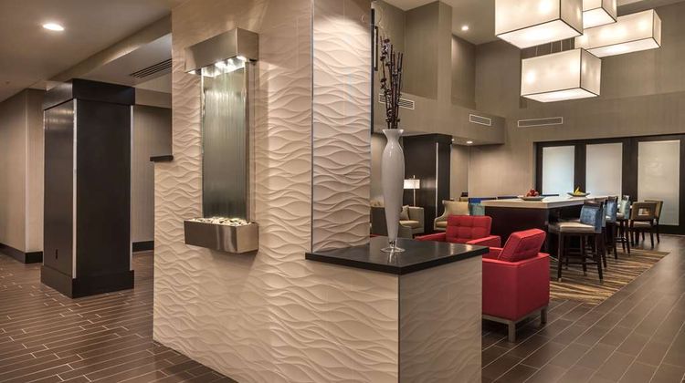 Hampton Inn & Suites Reno West Lobby