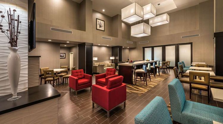 Hampton Inn & Suites Reno West Lobby