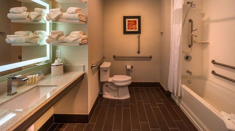 Hampton Inn & Suites Reno West Room