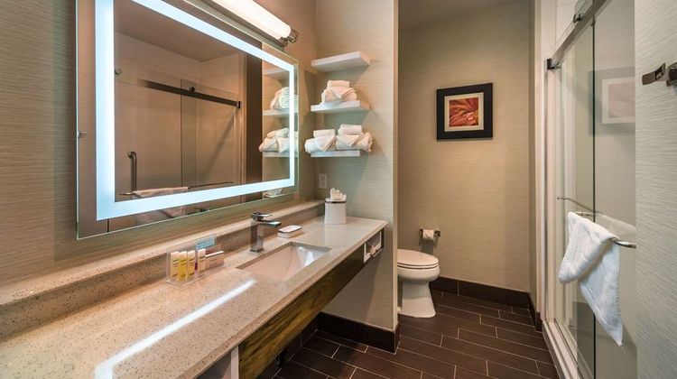 Hampton Inn & Suites Reno West Room