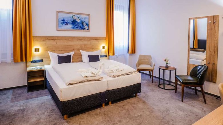 <b>Best Western Comfort Business Hotel Room</b>. Images powered by <a href="https://iceportal.shijigroup.com/" title="IcePortal" target="_blank">IcePortal</a>.
