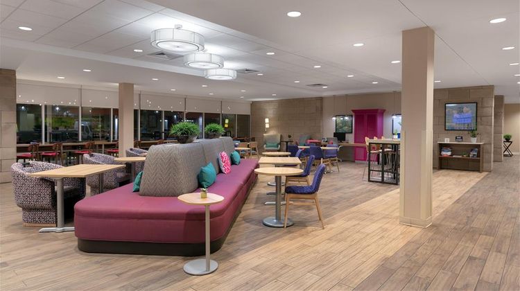 Home2 Suites by Hilton Greenville Airpt Lobby