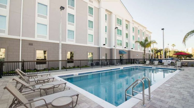 Hampton Inn & Suites Orlando at SeaWorld Pool