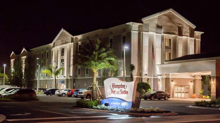 Hampton Inn & Suites Orlando at SeaWorld Exterior