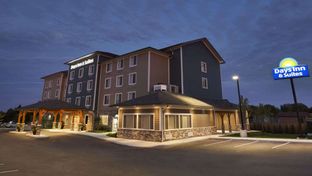 Days Inn and Suites Lindsay