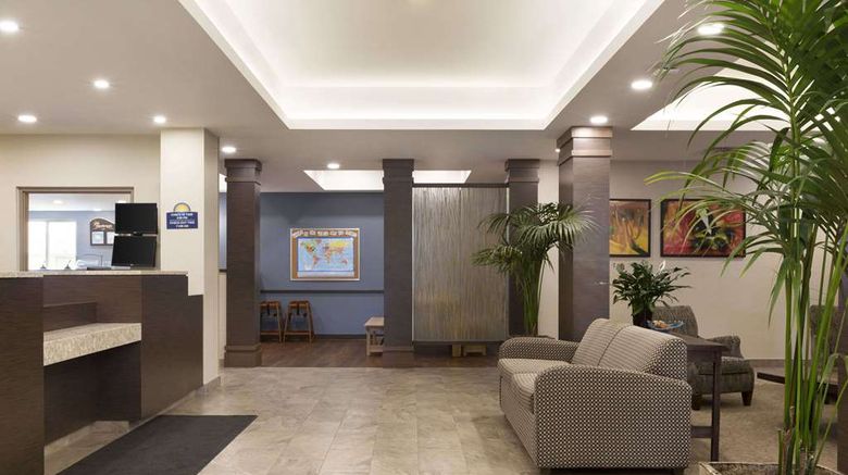 <b>Days Inn and Suites Lindsay Lobby</b>. Images powered by <a href="https://iceportal.shijigroup.com/" title="IcePortal" target="_blank">IcePortal</a>.