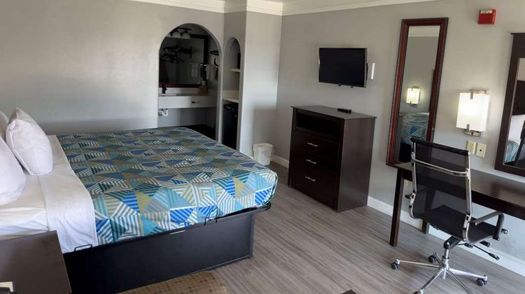 Days Inn Gonzales Room