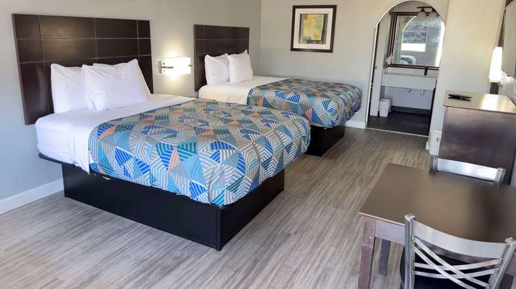 Days Inn Gonzales Room